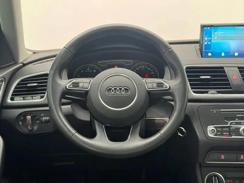 Audi Q3 2018 30th Anniversary Edition 35 TFSI Fashion Model — миниатюра 16
