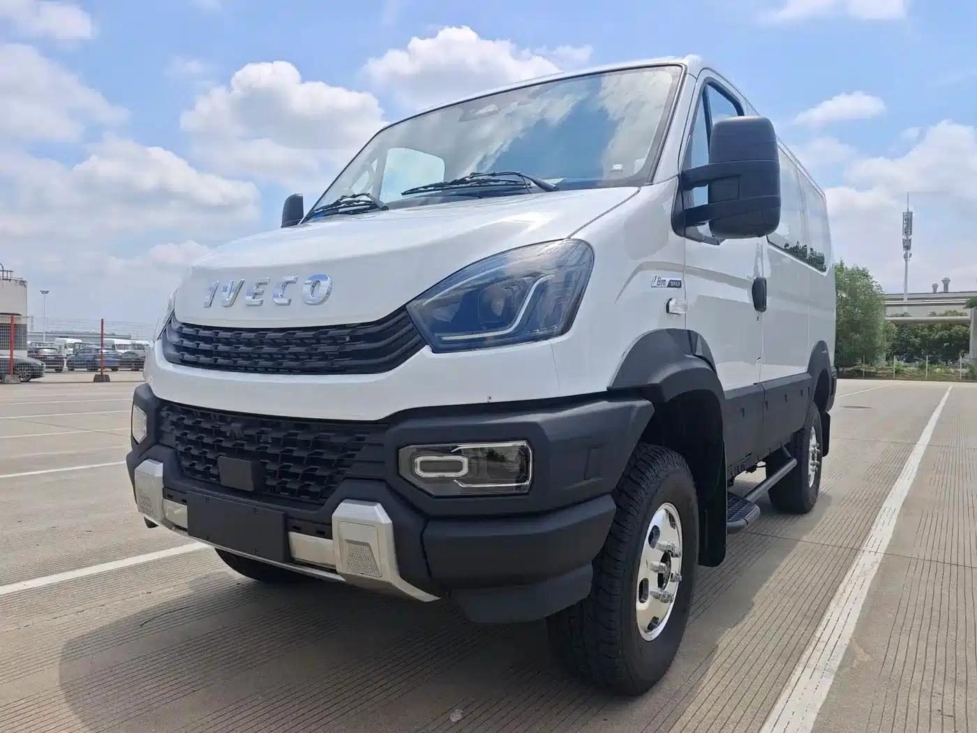 Iveco OB 2025 Mountain & Sea 3.0T Off-Road Passenger Vehicle (Automatic Short Wheelbase) — миниатюра 1