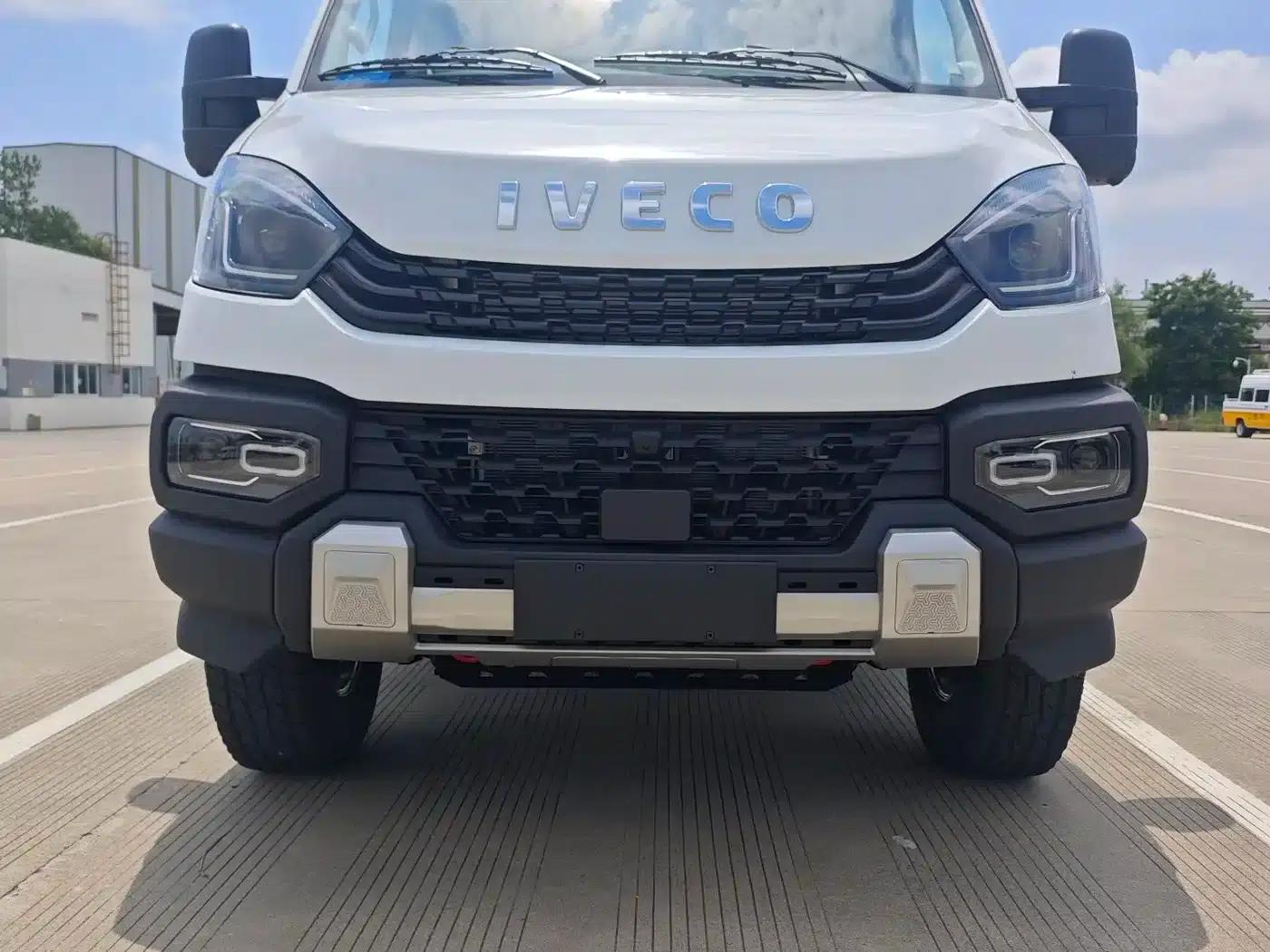 Iveco OB 2025 Mountain & Sea 3.0T Off-Road Passenger Vehicle (Automatic Short Wheelbase) — миниатюра 2