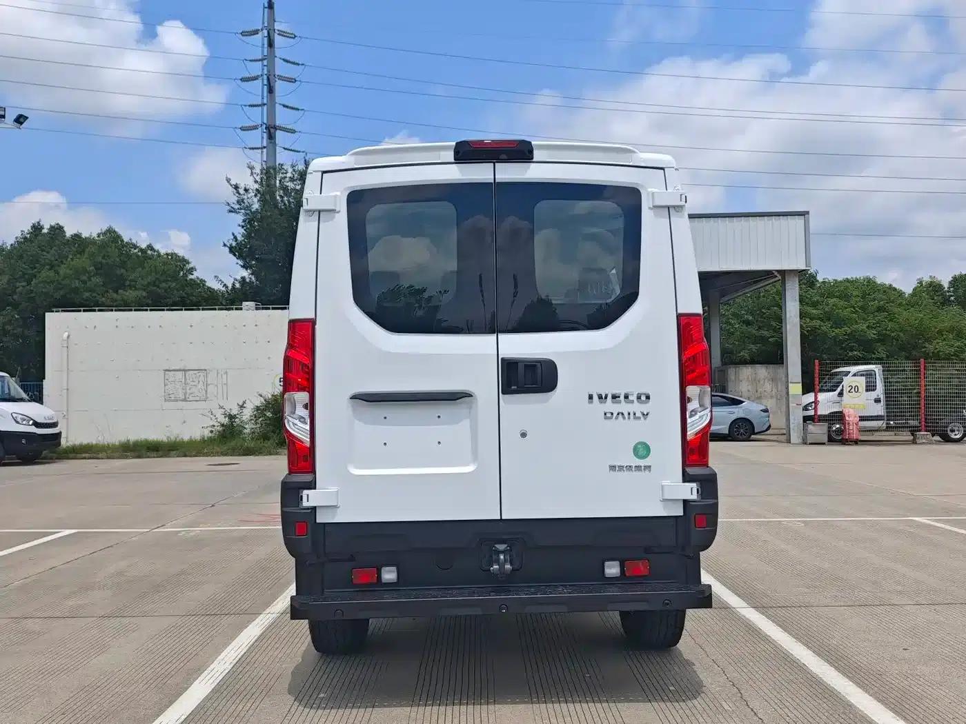 Iveco OB 2025 Mountain & Sea 3.0T Off-Road Passenger Vehicle (Automatic Short Wheelbase) — миниатюра 13