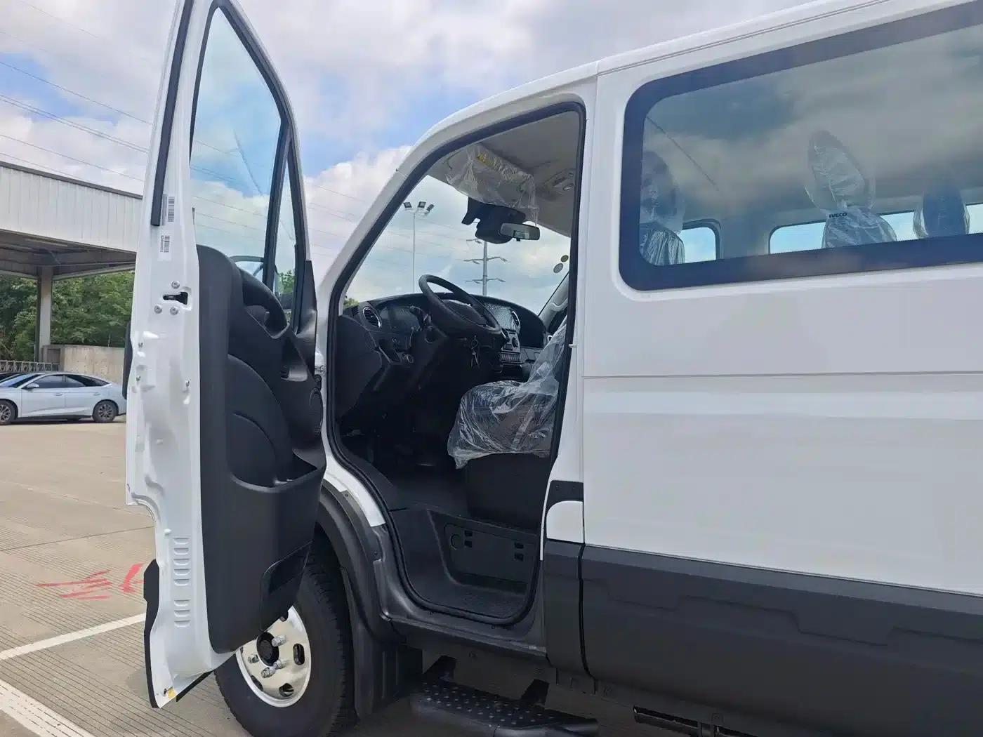 Iveco OB 2025 Mountain & Sea 3.0T Off-Road Passenger Vehicle (Automatic Short Wheelbase) — миниатюра 8