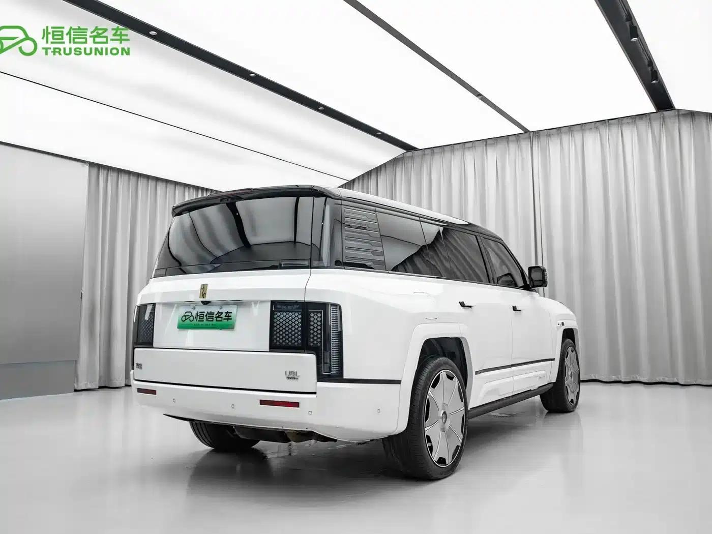 Looking up at the U8 L 2025 Dingshi Edition — миниатюра 4