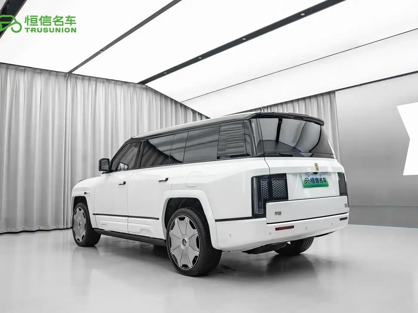 Looking up at the U8 L 2025 Dingshi Edition — миниатюра 6
