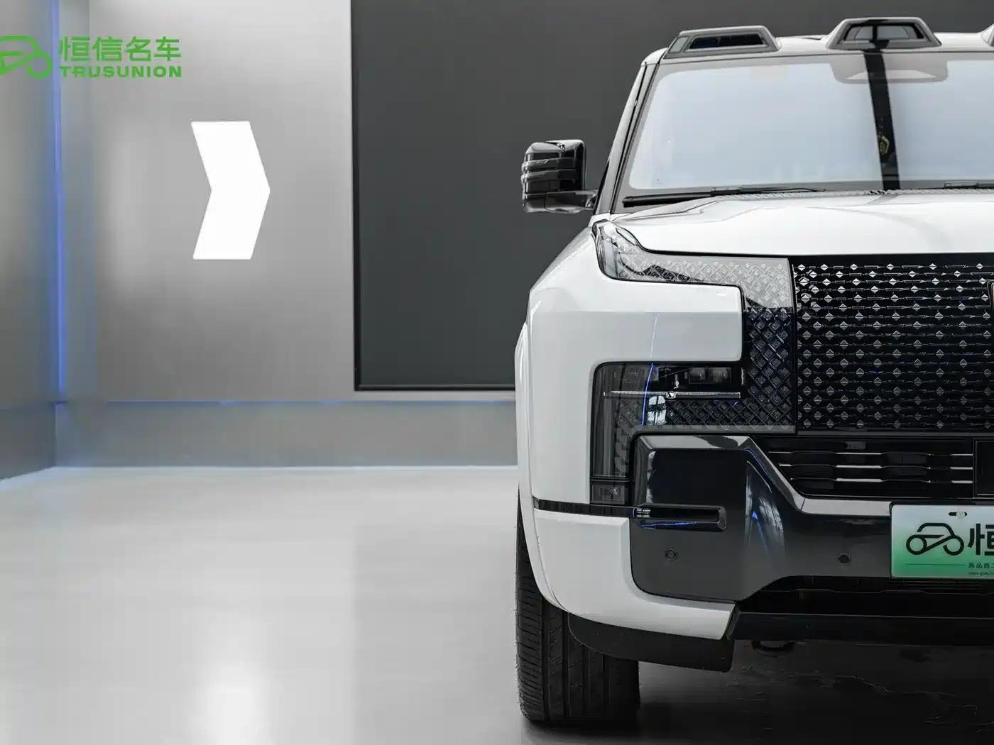 Looking up at the U8 L 2025 Dingshi Edition — миниатюра 10