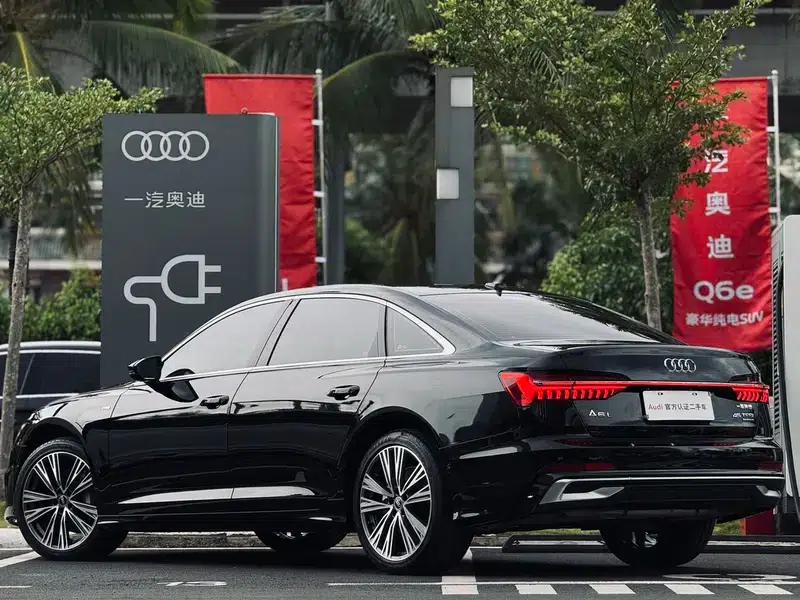 Audi A6L 2025 45 TFSI quattro Premium Dynamic Edition — миниатюра 2