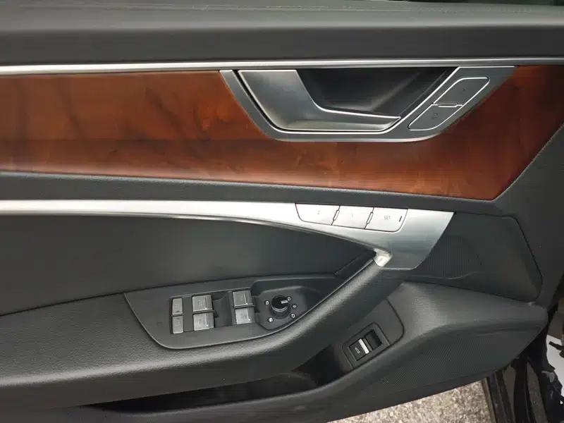 Audi A6L 2023 Facelift 45 TFSI quattro Premium Dynamic Edition — миниатюра 13