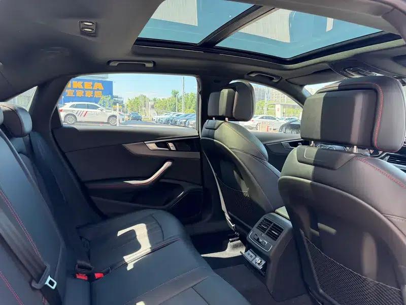 Audi A4L 2025 2 Million Unit Enjoyment Edition 40 TFSI Luxury Dynamic Model — миниатюра 9
