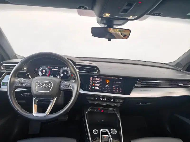 Audi A3 2025 A3L Limousine 35 TFSI Flying Spur Luxury Edition — миниатюра 7