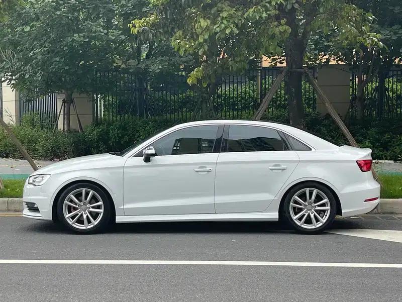 Audi A3 2016 Limousine 35 TFSI Fashion Edition — миниатюра 3