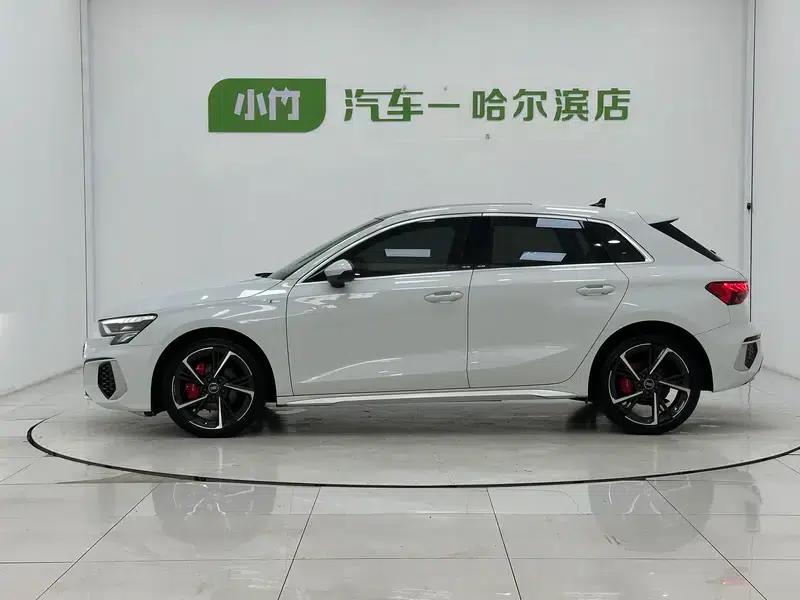 Audi A3 2023 Facelift Sportback 35 TFSI Fashion Sporty Model — миниатюра 4