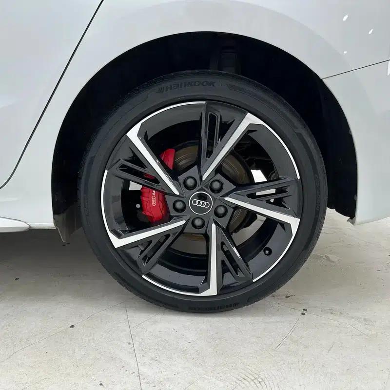 Audi A3 2023 Facelift Sportback 35 TFSI Fashion Sporty Model — миниатюра 7