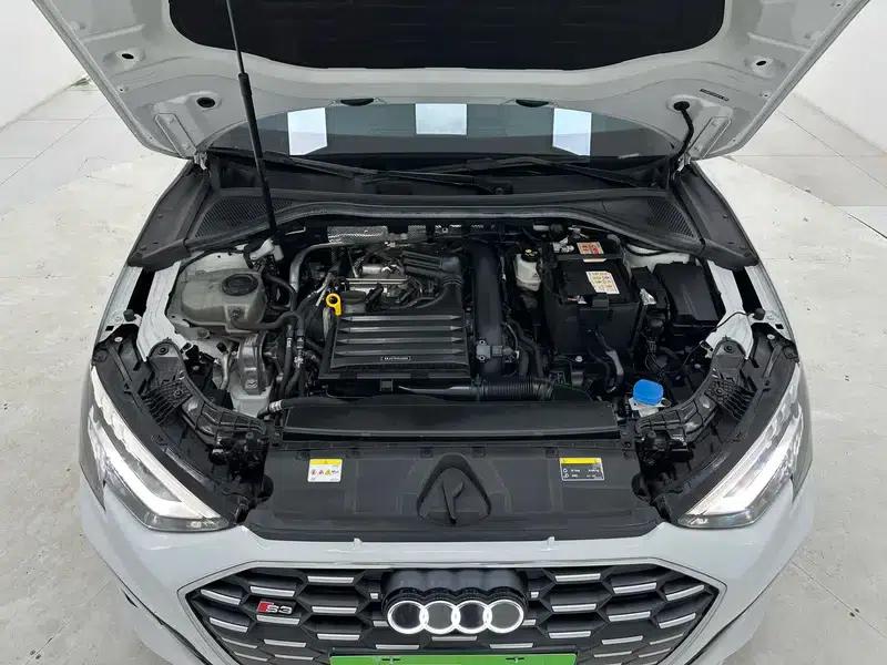Audi A3 2023 Facelift Sportback 35 TFSI Fashion Sporty Model — миниатюра 8