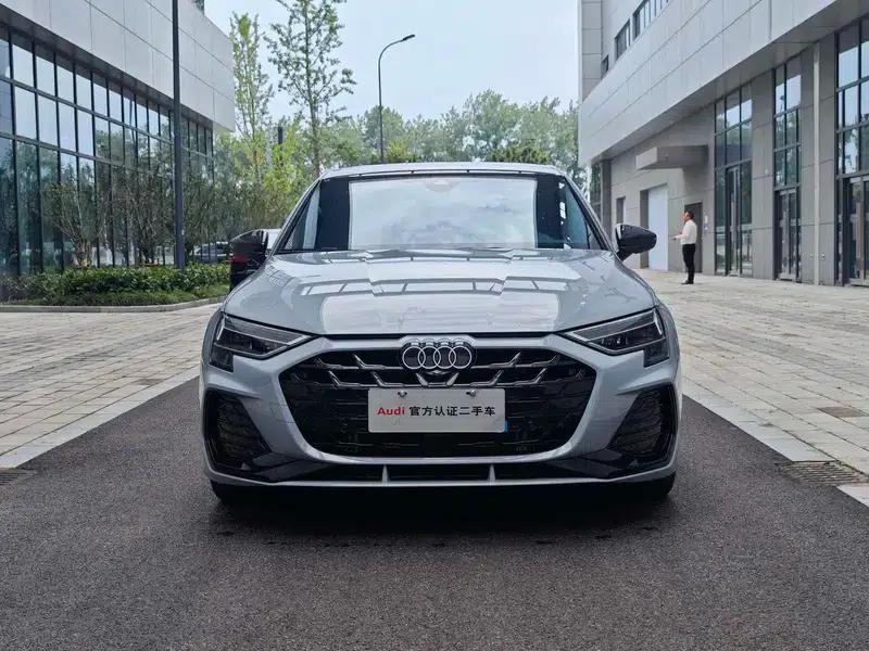 Audi A3 2025 A3L Limousine 35 TFSI Flying Spur Luxury Edition — миниатюра 2
