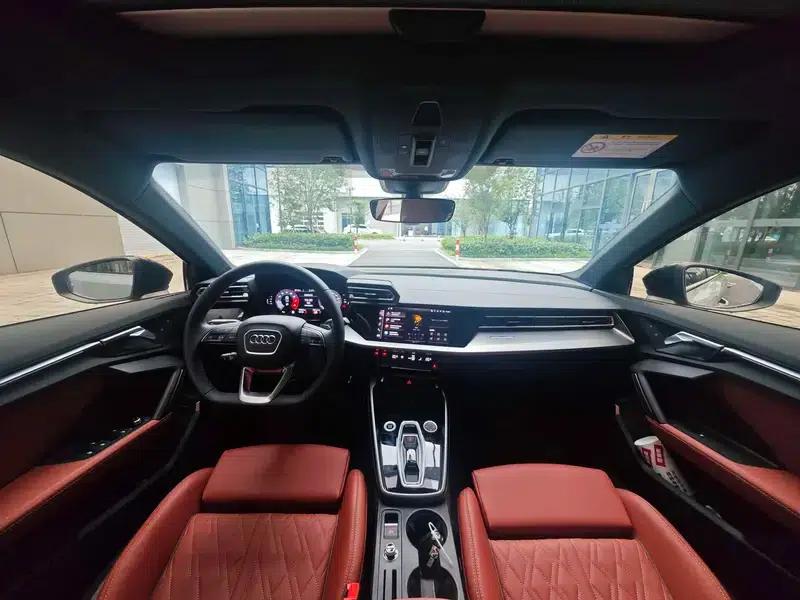 Audi A3 2025 A3L Limousine 35 TFSI Flying Spur Luxury Edition — миниатюра 12