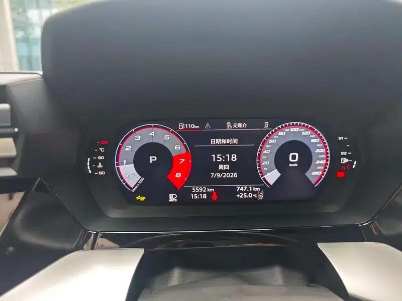 Audi A3 2025 A3L Limousine 35 TFSI Flying Spur Luxury Edition — миниатюра 14