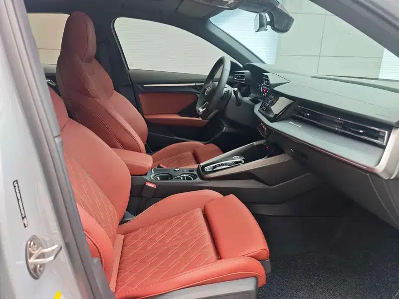 Audi A3 2025 A3L Limousine 35 TFSI Flying Spur Luxury Edition — миниатюра 22