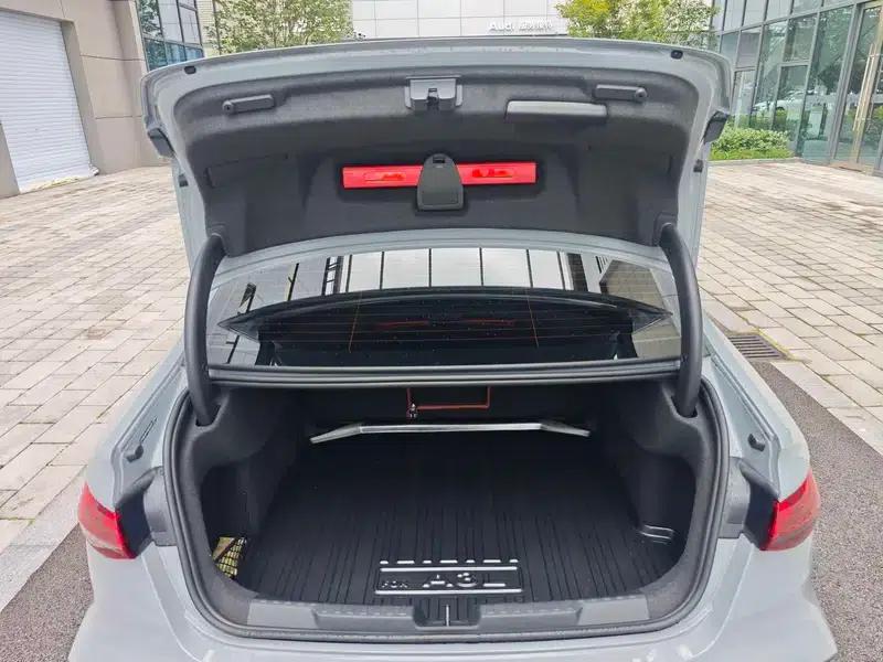 Audi A3 2025 A3L Limousine 35 TFSI Flying Spur Luxury Edition — миниатюра 24