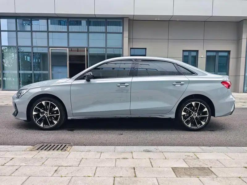 Audi A3 2025 A3L Limousine 35 TFSI Flying Spur Luxury Edition — миниатюра 4
