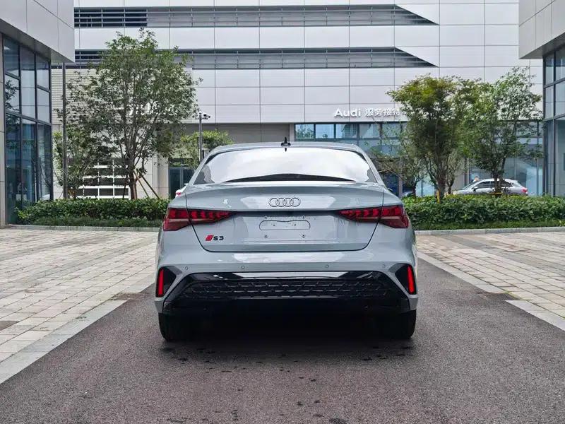 Audi A3 2025 A3L Limousine 35 TFSI Flying Spur Luxury Edition — миниатюра 6
