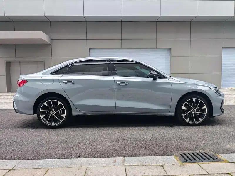 Audi A3 2025 A3L Limousine 35 TFSI Flying Spur Luxury Edition — миниатюра 8