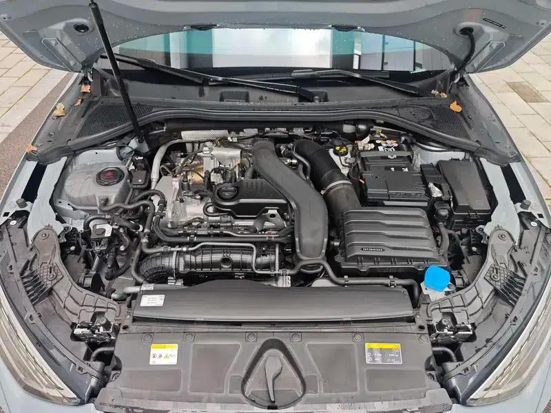 Audi A3 2025 A3L Limousine 35 TFSI Flying Spur Luxury Edition — миниатюра 9
