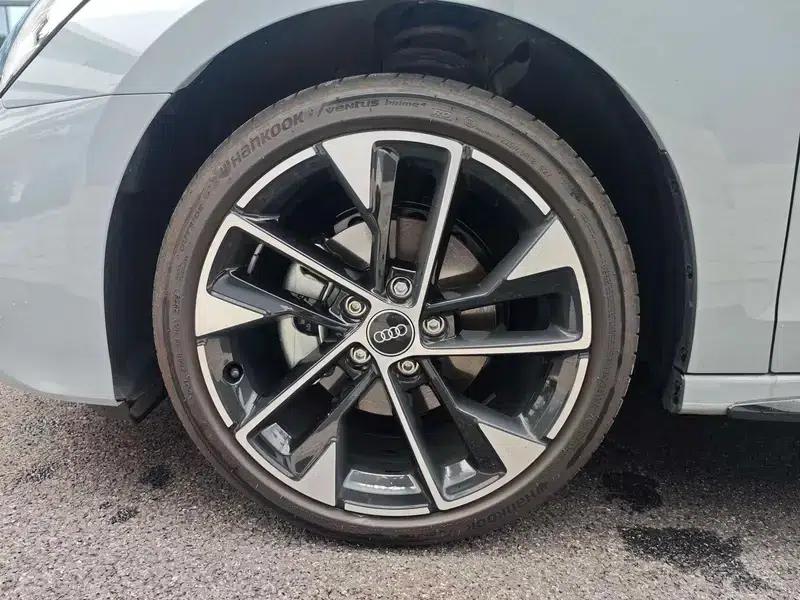 Audi A3 2025 A3L Limousine 35 TFSI Flying Spur Luxury Edition — миниатюра 10