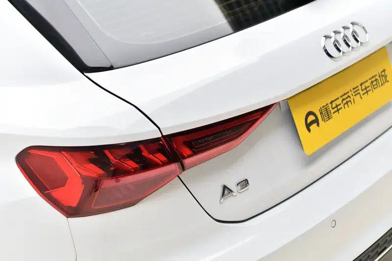 Audi A3 2023 Facelift Sportback 35 TFSI Fashion Sporty Model — миниатюра 13