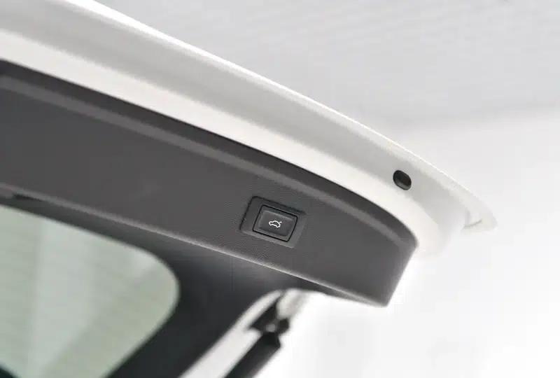 Audi A3 2023 Facelift Sportback 35 TFSI Fashion Sporty Model — миниатюра 15