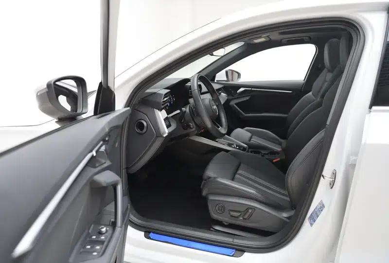 Audi A3 2023 Facelift Sportback 35 TFSI Fashion Sporty Model — миниатюра 20
