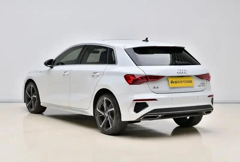 Audi A3 2023 Facelift Sportback 35 TFSI Fashion Sporty Model — миниатюра 5