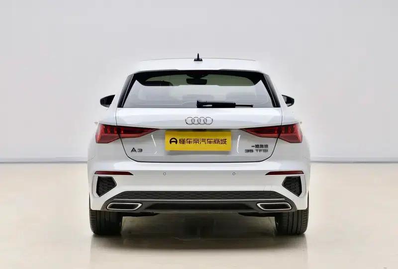 Audi A3 2023 Facelift Sportback 35 TFSI Fashion Sporty Model — миниатюра 6