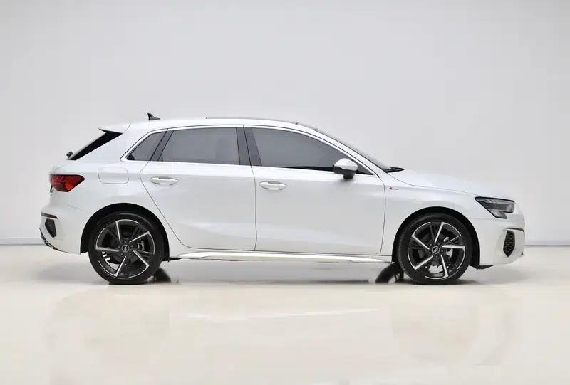Audi A3 2023 Facelift Sportback 35 TFSI Fashion Sporty Model — миниатюра 8