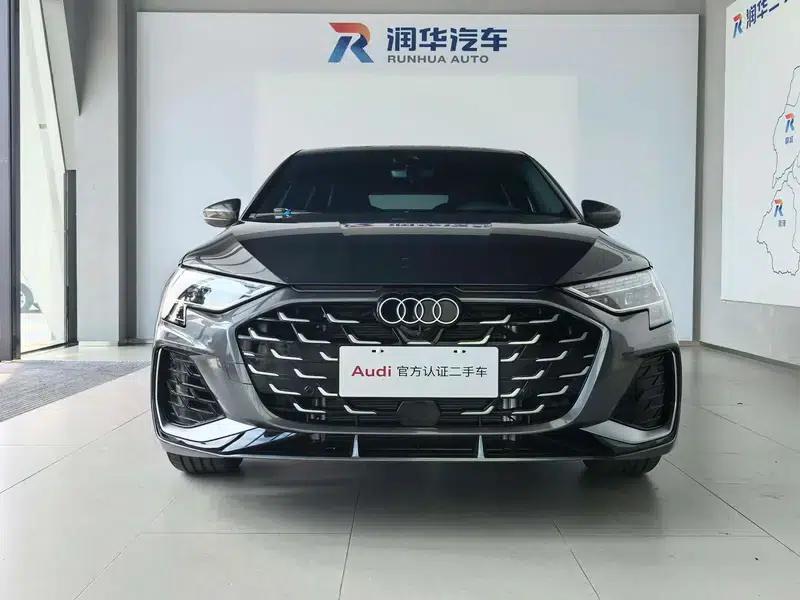 Audi A3 2026 Sportback 35 TFSI Flying Spur Luxury Edition — миниатюра 2