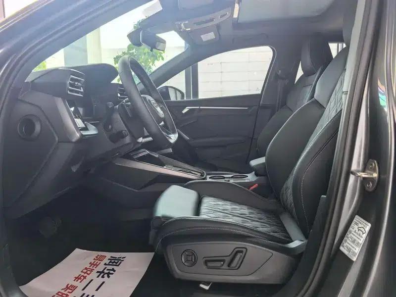 Audi A3 2026 Sportback 35 TFSI Flying Spur Luxury Edition — миниатюра 13