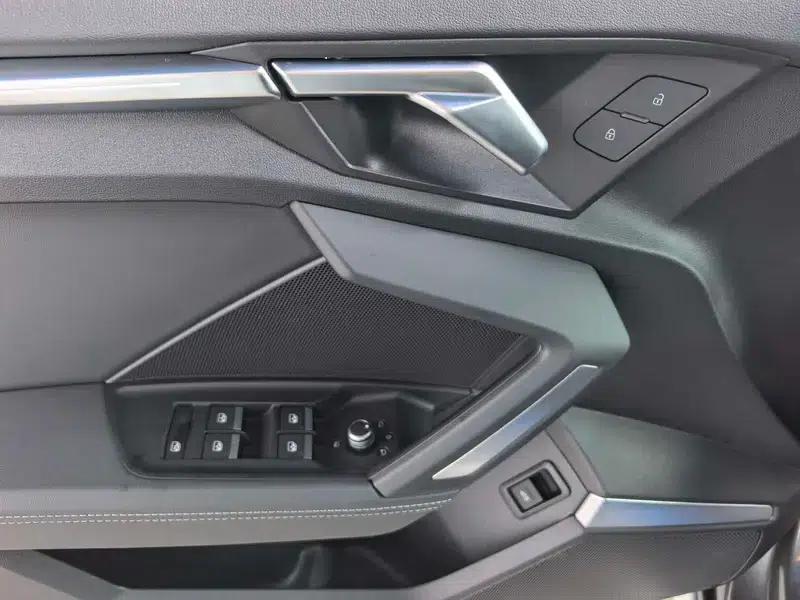 Audi A3 2026 Sportback 35 TFSI Flying Spur Luxury Edition — миниатюра 15