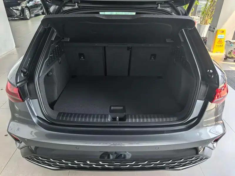 Audi A3 2026 Sportback 35 TFSI Flying Spur Luxury Edition — миниатюра 16