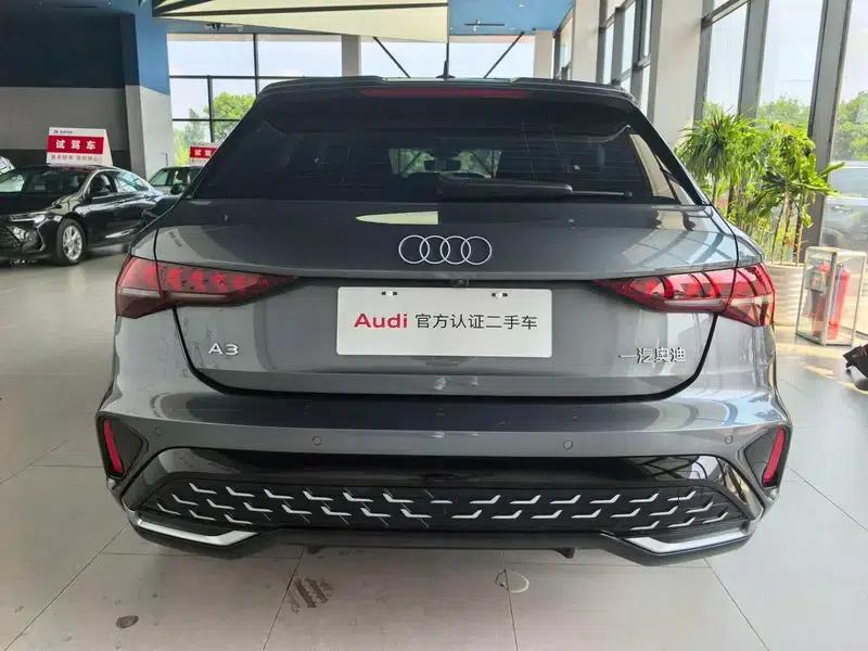 Audi A3 2026 Sportback 35 TFSI Flying Spur Luxury Edition — миниатюра 3