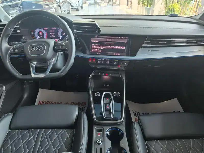 Audi A3 2026 Sportback 35 TFSI Flying Spur Luxury Edition — миниатюра 7