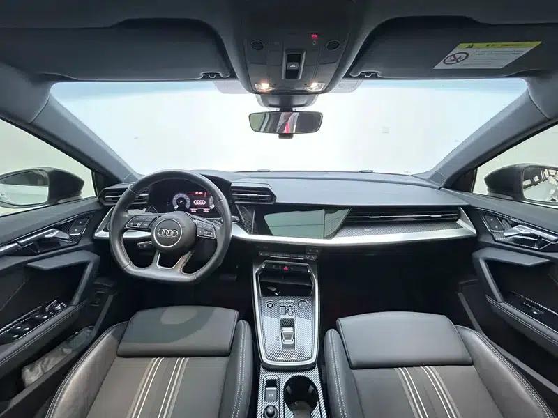 Audi A3 2023 Facelift Sportback 35 TFSI Fashion Sporty Model — миниатюра 14