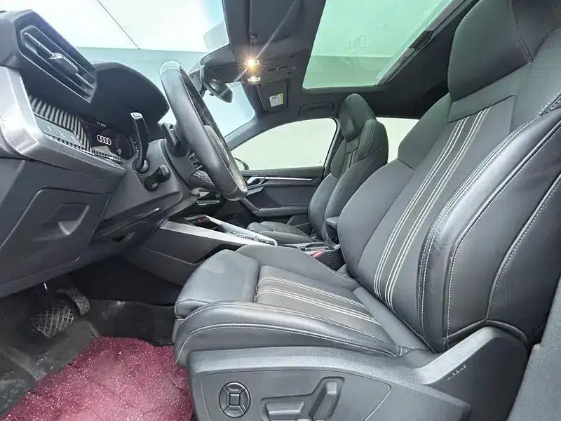 Audi A3 2023 Facelift Sportback 35 TFSI Fashion Sporty Model — миниатюра 17