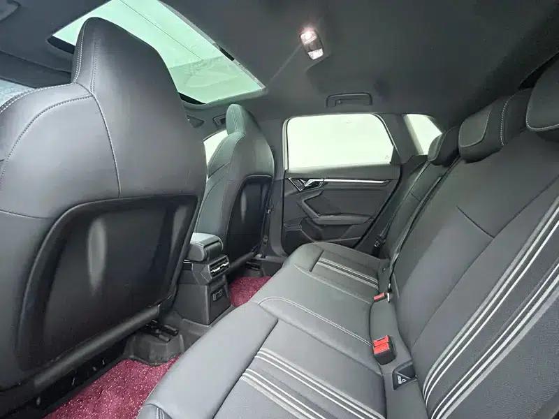 Audi A3 2023 Facelift Sportback 35 TFSI Fashion Sporty Model — миниатюра 18