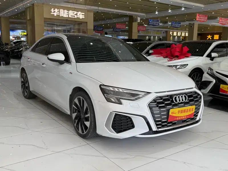 Audi A3 2023 Facelift A3L Limousine 35 TFSI Sporty Edition — миниатюра 3