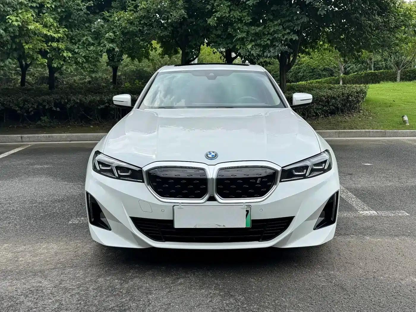 BMW i3 2022 eDrive 35L — миниатюра 2