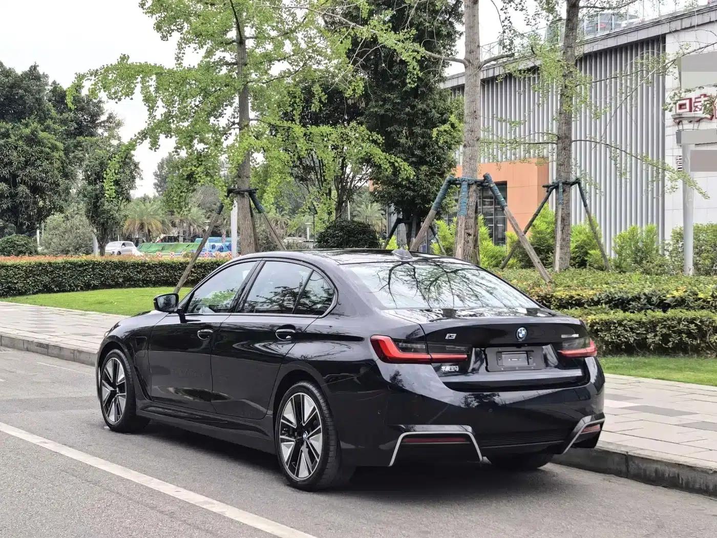 BMW i3 2025 eDrive 40 L Shadow Sport Package — миниатюра 8