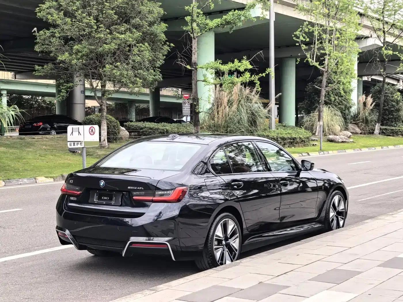 BMW i3 2025 eDrive 40 L Shadow Sport Package — миниатюра 9
