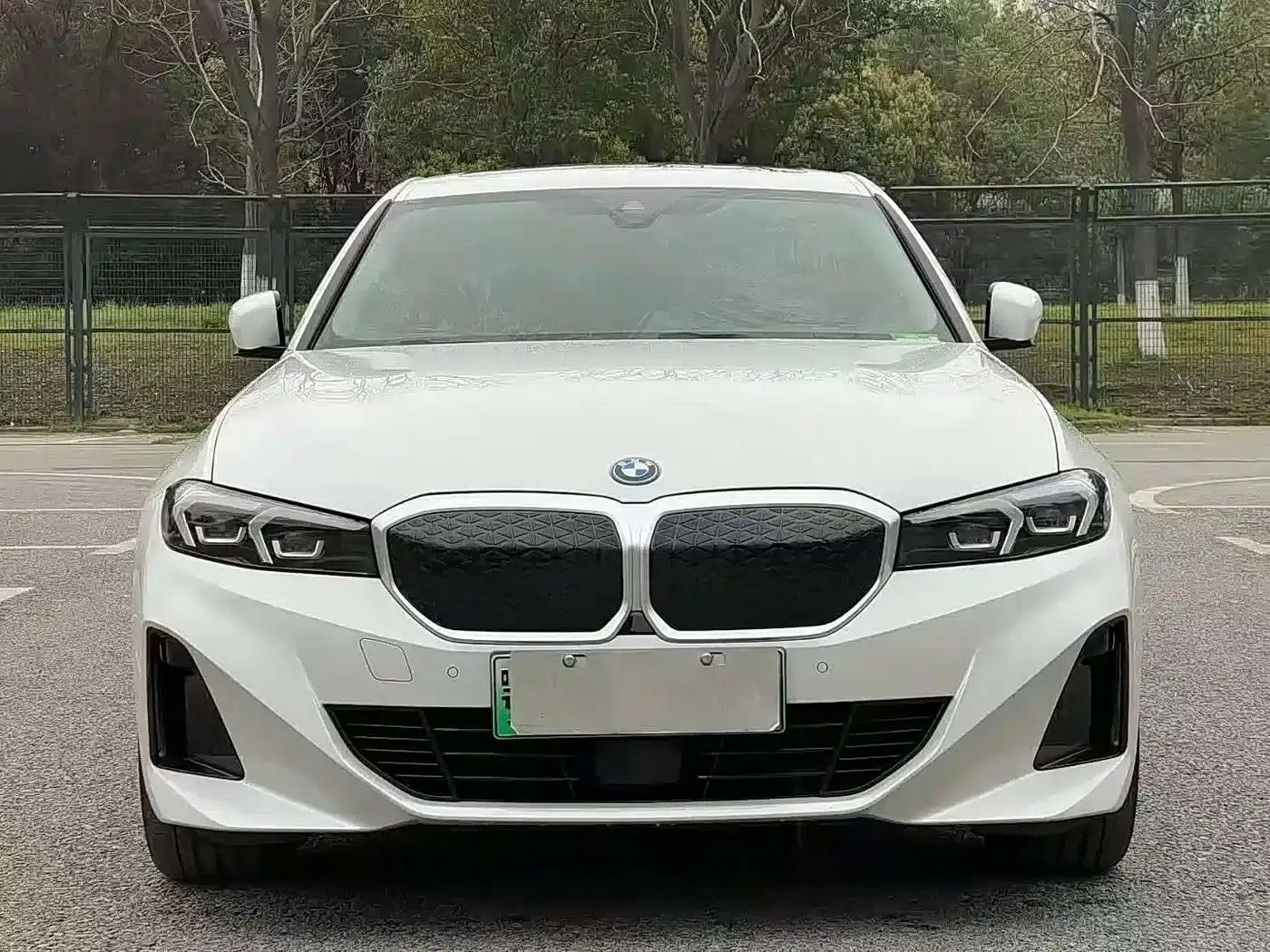 BMW i3 2025 eDrive 35 L — миниатюра 2