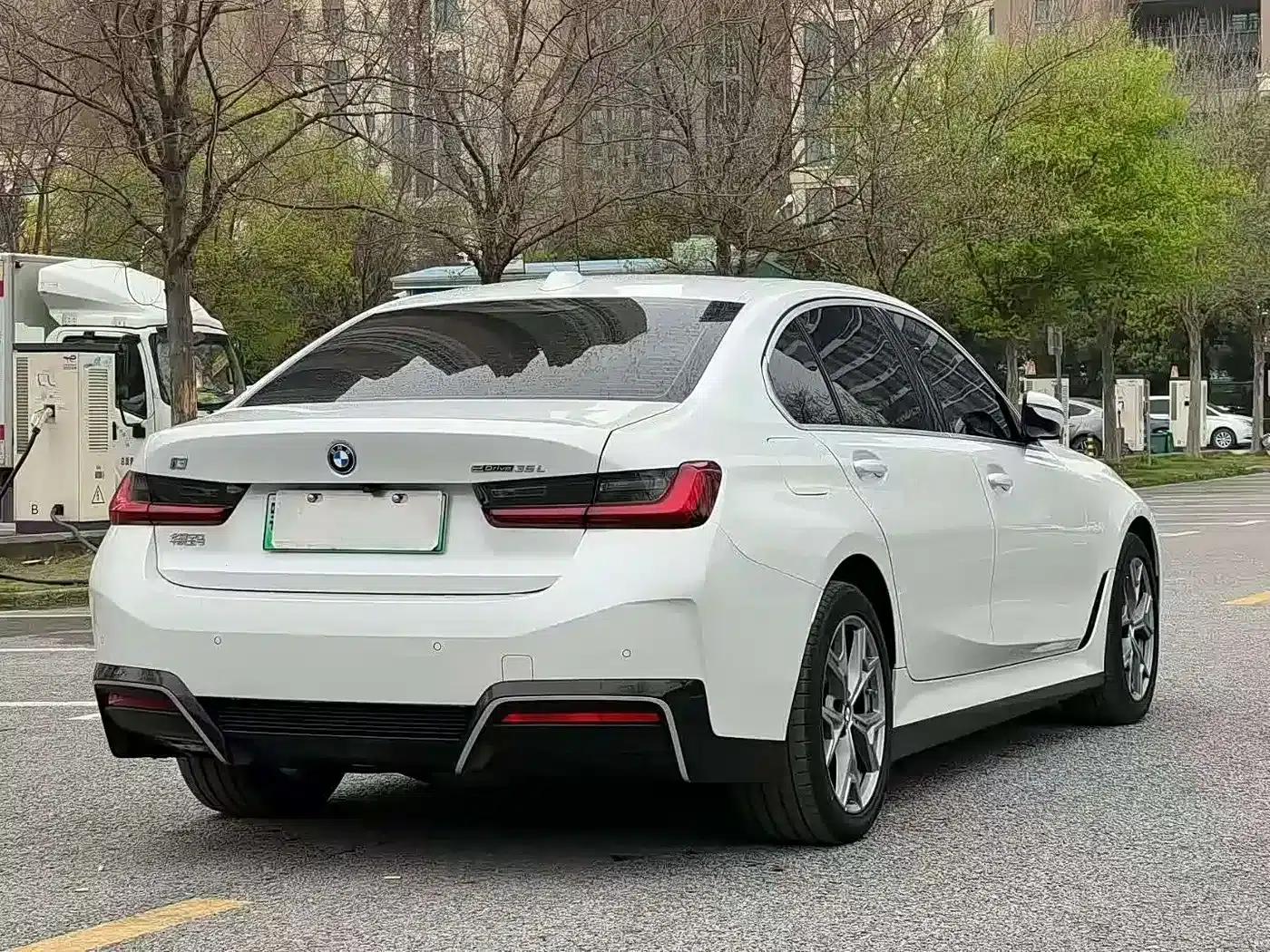 BMW i3 2025 eDrive 35 L — миниатюра 7