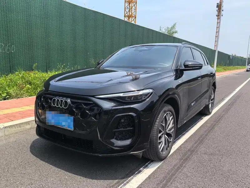 Audi Q5L 2026 2.0T Exclusive Edition for Million Users — миниатюра 1