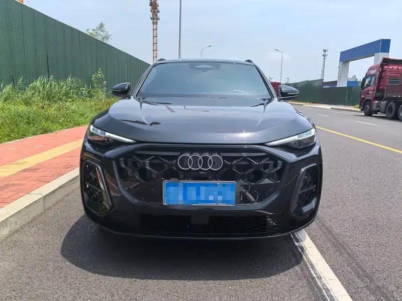 Audi Q5L 2026 2.0T Exclusive Edition for Million Users — миниатюра 2