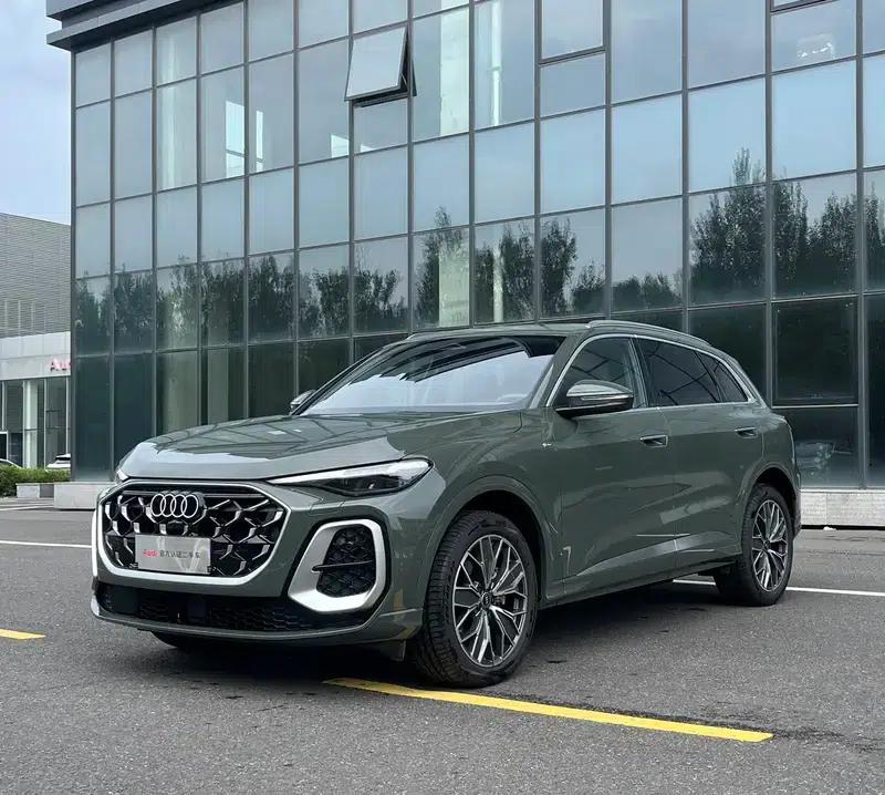 Audi Q5L 2026 2.0T Exclusive Edition for Million Users — миниатюра 1
